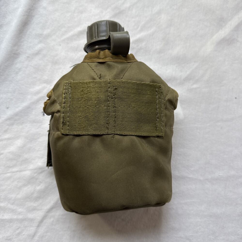 Vintage US Army Military Green Water Canteen